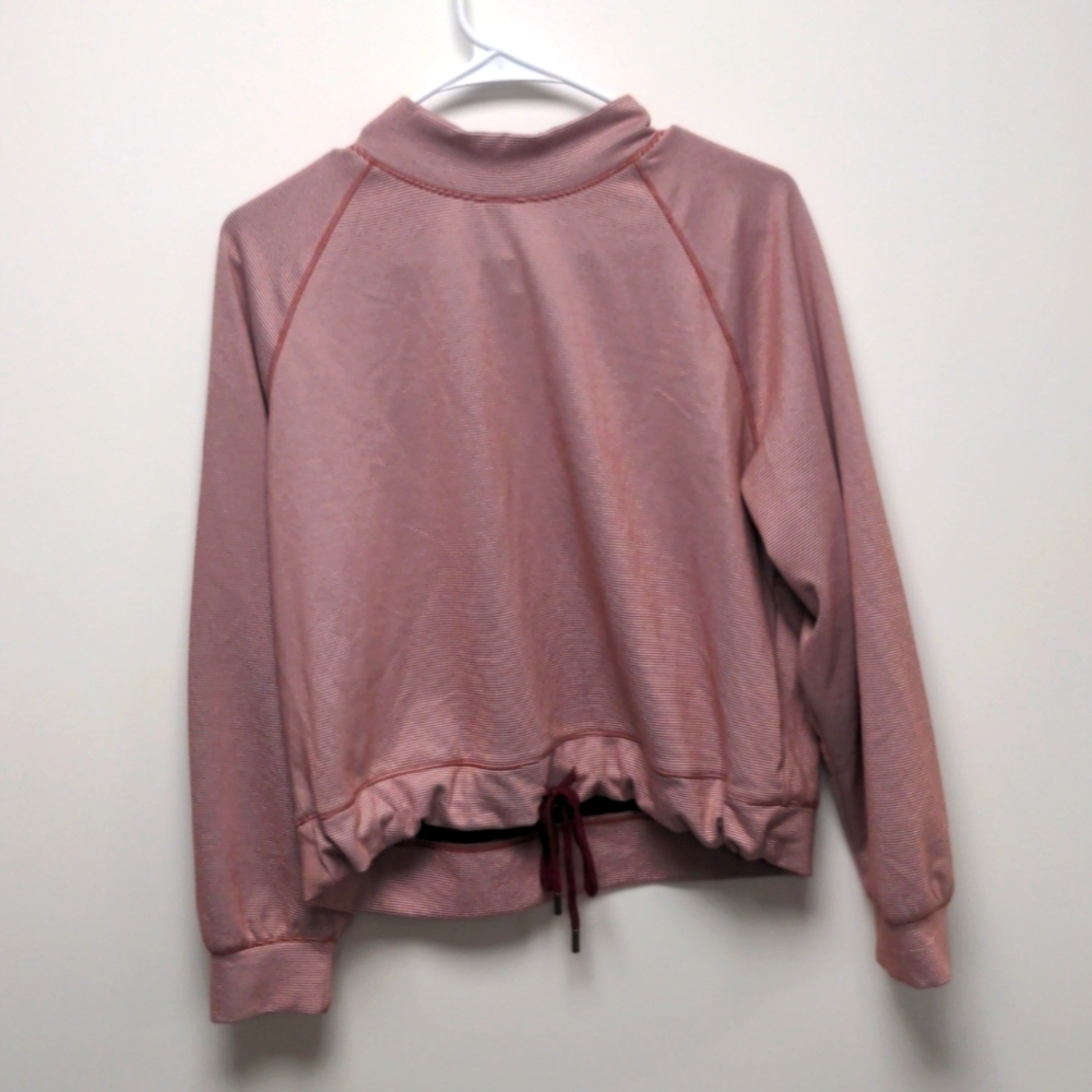 Long sleeve athletic shirt